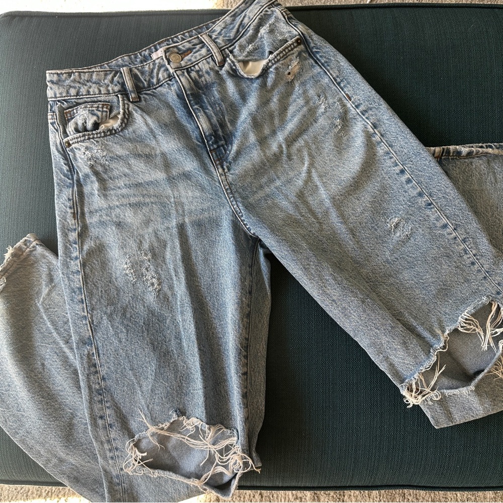 Forever 21 PREMIUM Light Blue Distressed Boyfriend Jeans 90s Fit